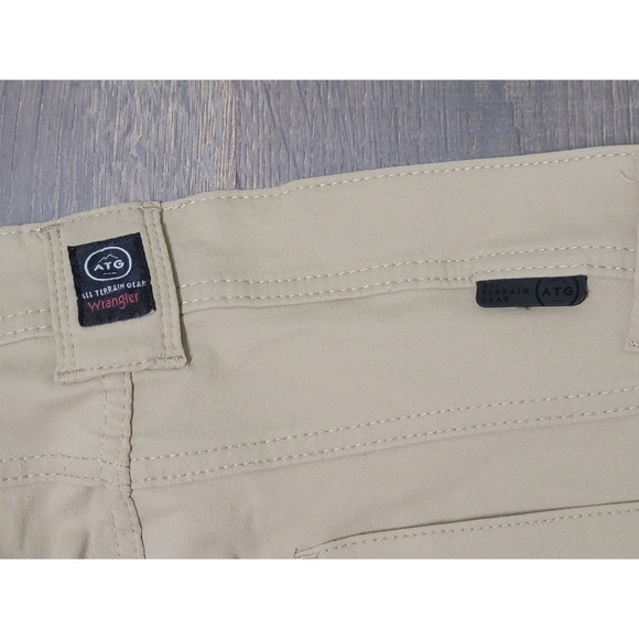 Wrangler ATG All Terrain Gear Pants Mens 32x30 Khaki‎ Outdoor Hiking - Picture 9 of 9